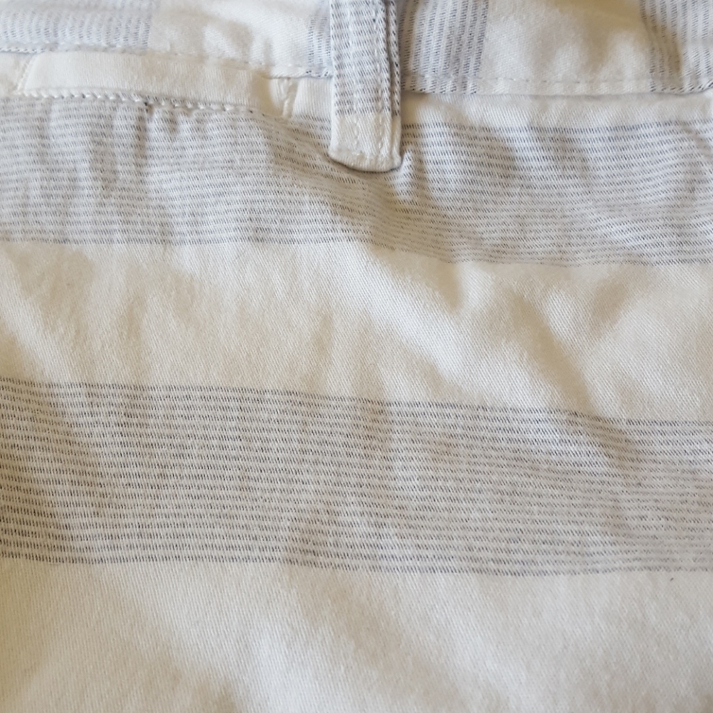 Shorts - Picture 3 of 3